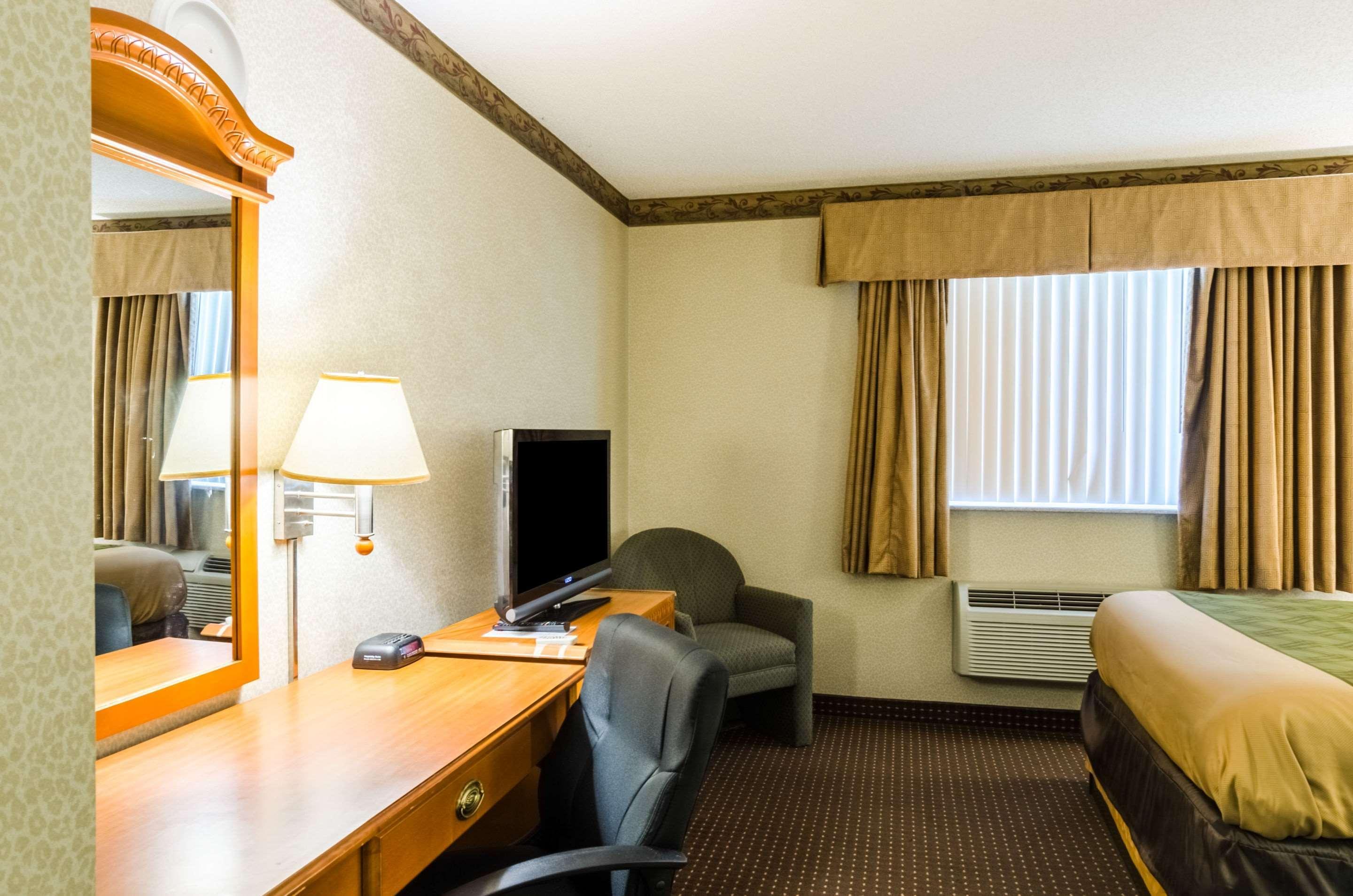 Fairbridge Inn Express Pittsfield Extérieur photo
